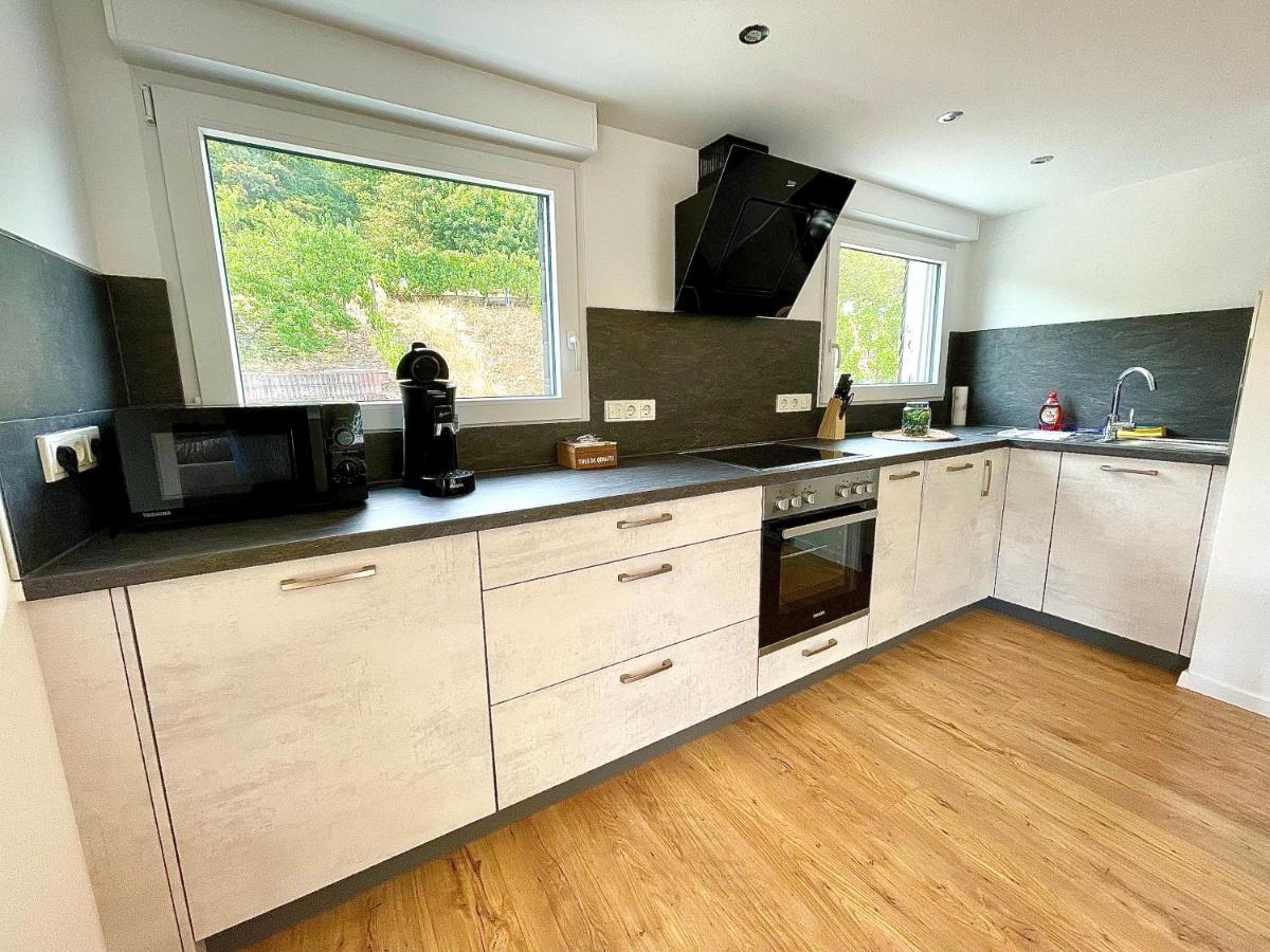Sky Apartment, Blick Zur Mosel, Grosser Balkon, Kaffeemaschine, Smart Tv Zell an der Mosel Bagian luar foto
